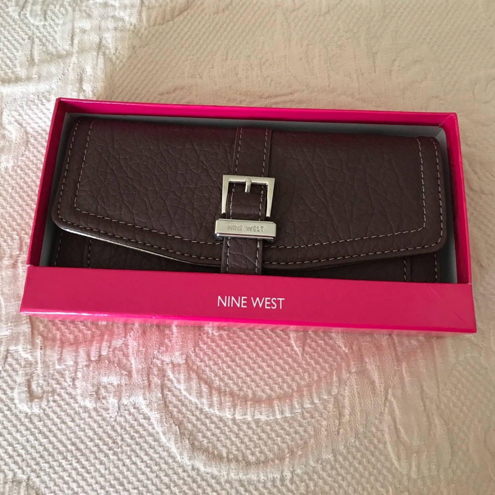 Nine West wallet