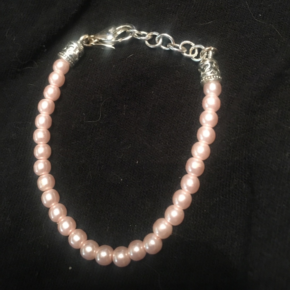 Little girl pink pearl look bracelet