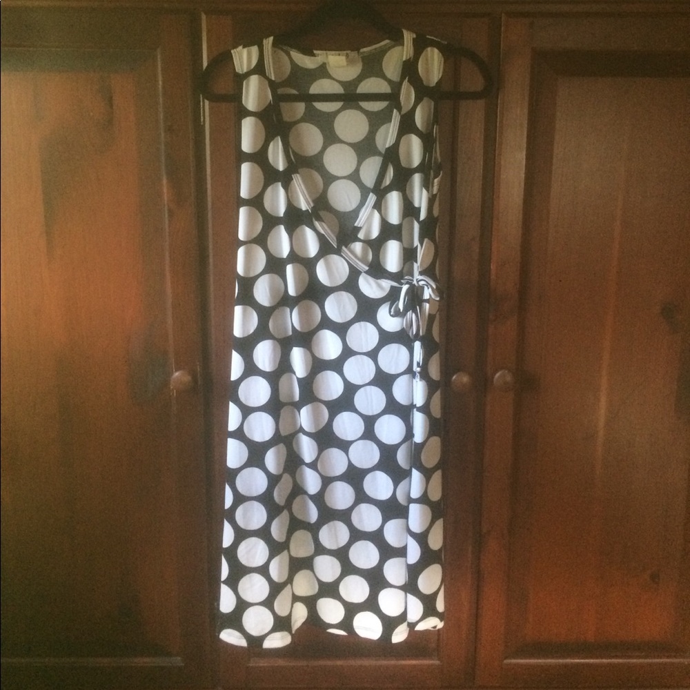 🌻ONLY 9🌻WRAP DRESS.