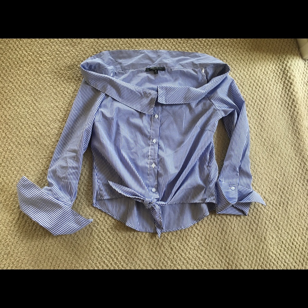 ROMEO & JULIET COUTURE OFF-SHOULDER SHIRT