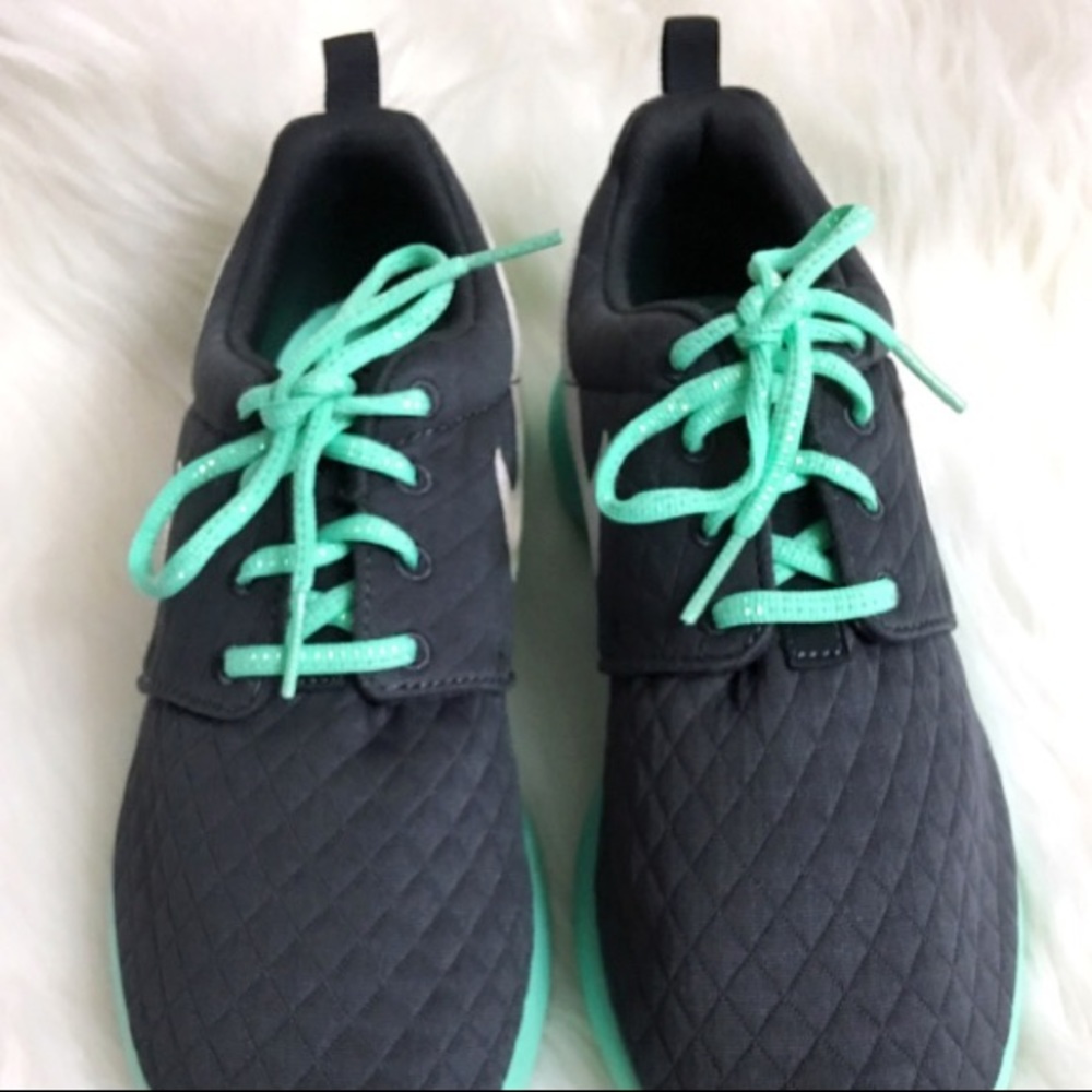 NIKE ROSHE ONE SE WOMENS SHOES GRAY SPECIALEDITION - Picture 4 of 7