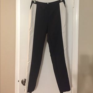 Straight leg black/white pant.