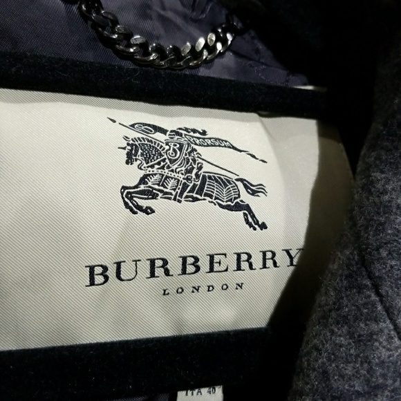 Burberry wool cape - Picture 4 of 8