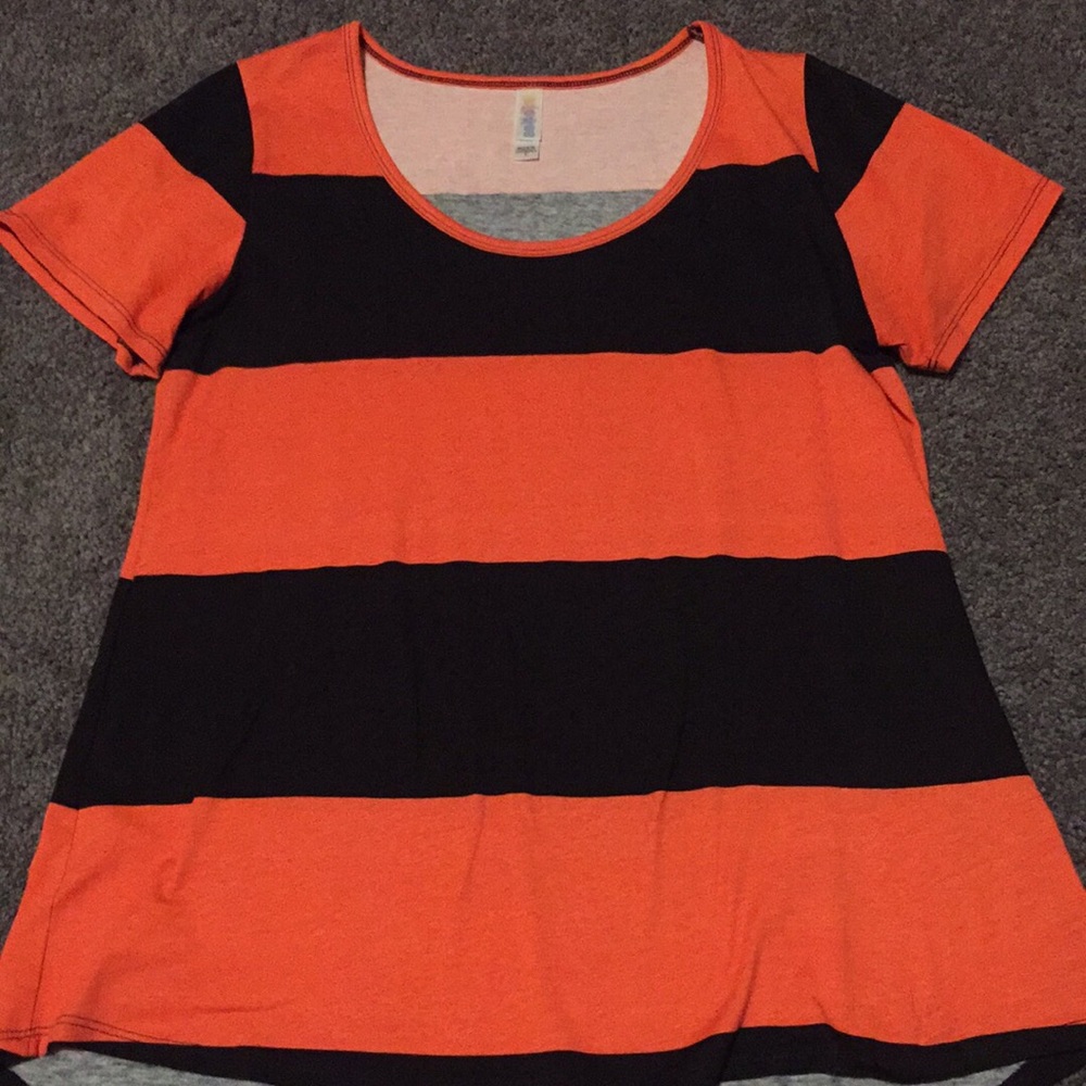 NWOT Lularoe Classic Size small