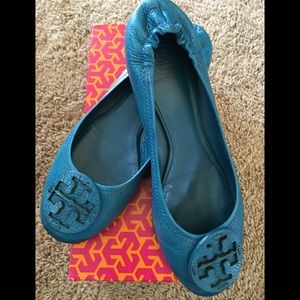 Tory Burch Tumbled Patent Grain flats. Size 9