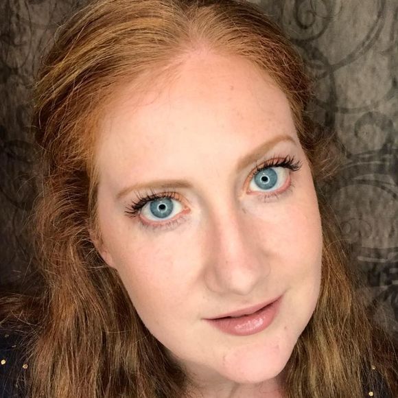 Meet your Posher, Carrie - Picture 1 of 1