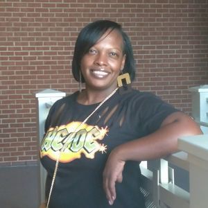 Meet your Posher, Monique