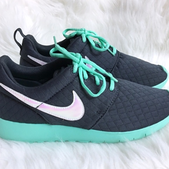 NIKE ROSHE ONE SE SHOES SIZE 7.5 - Picture 2 of 7