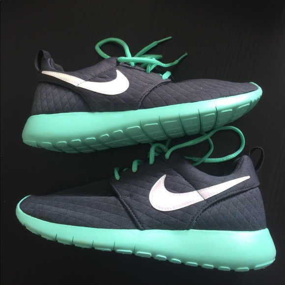 NIKE ROSHE ONE SE SHOES SIZE 7.5 - Picture 4 of 7