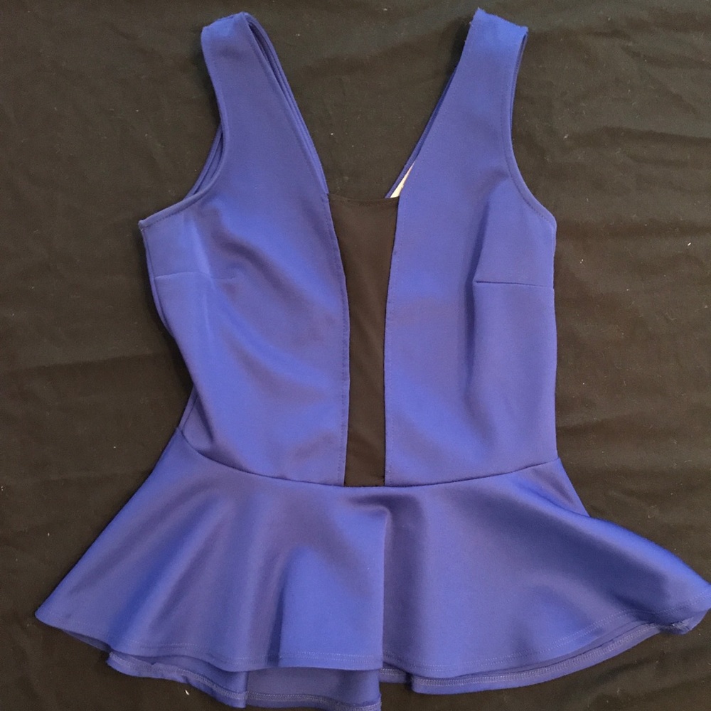 Ladies blue sleeveless finn&clover top  size M