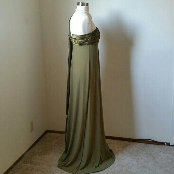 One shoulder floor length gown - Picture 5 of 6