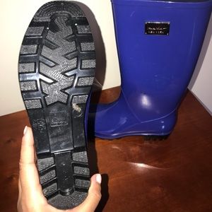 Blue boots for rain or winter