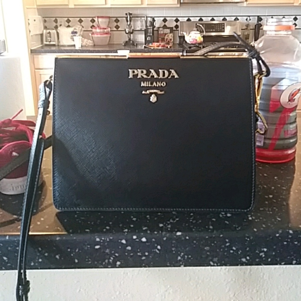 Meet your Posher, Riana