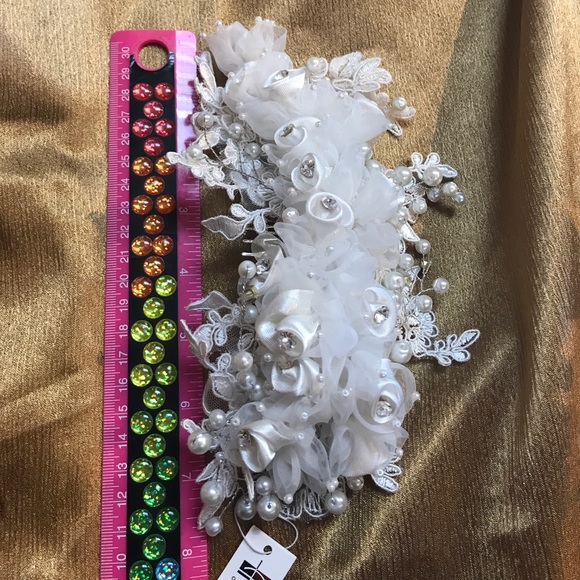 Wedding hair band main image 5