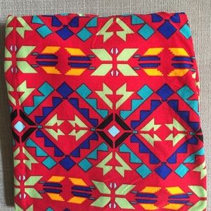 LuLaRoe Tall & Curvy Leggings
