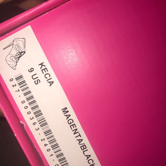 🔴SOLD🔴ShoeDazzle Dress Heels - Picture 3 of 3