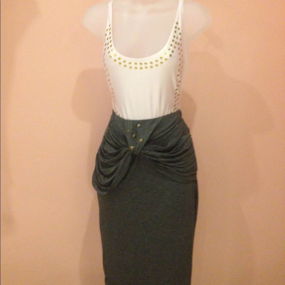 Stud embellished bodycon skirt w gathers