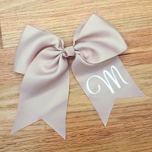 Big Grossgrain ribbon bow with crocodile clip.