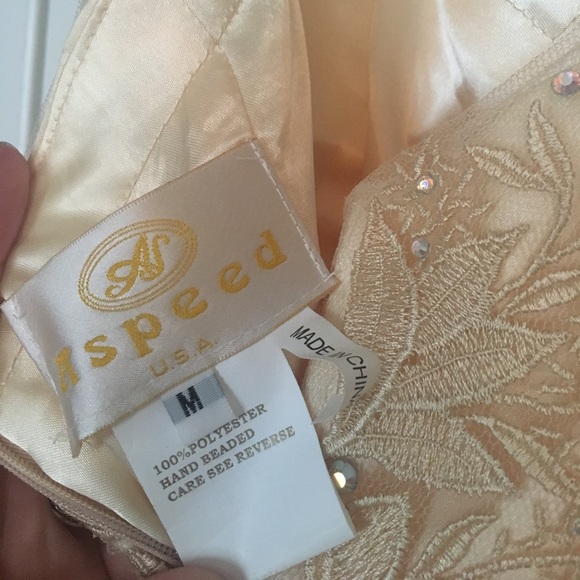 Sweet, short champagne colored formal dress - Picture 5 of 6