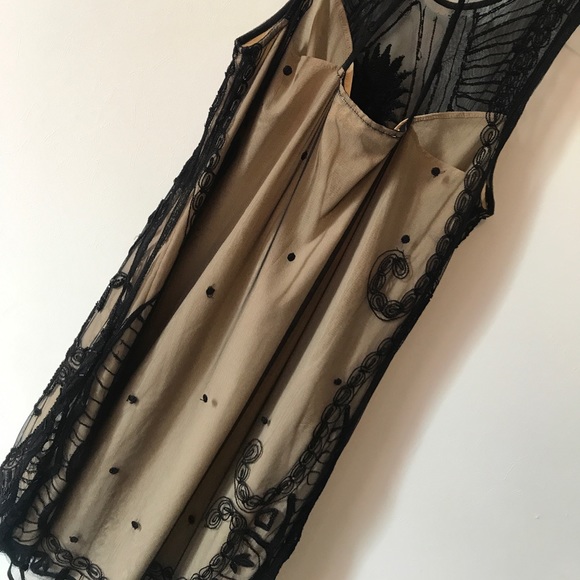 Black laced dress with beading. - Picture 5 of 5