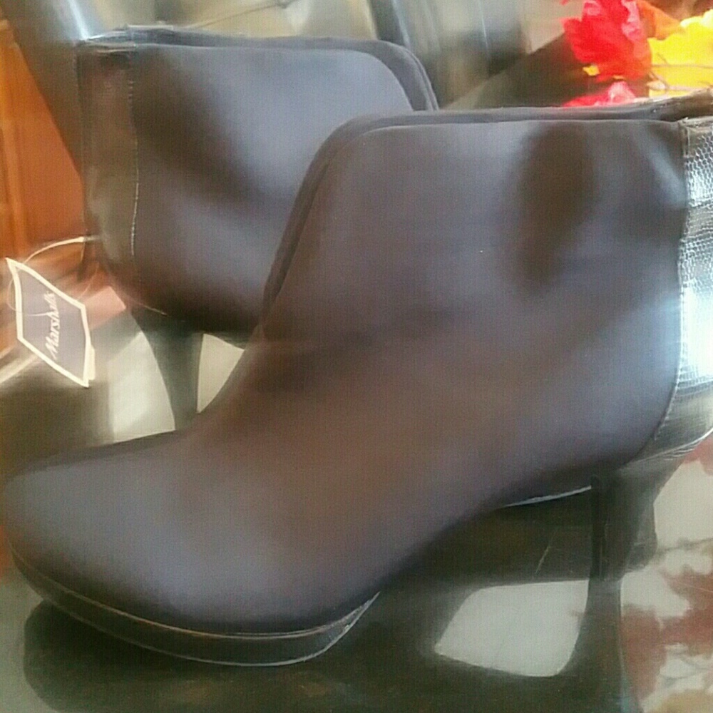 Ladies Black Booties