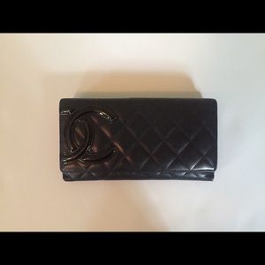 Chanel Black and Pink Leather Wallet: 🌸💗 Chanel Black and Pink Leather Wallet: 🌸💗