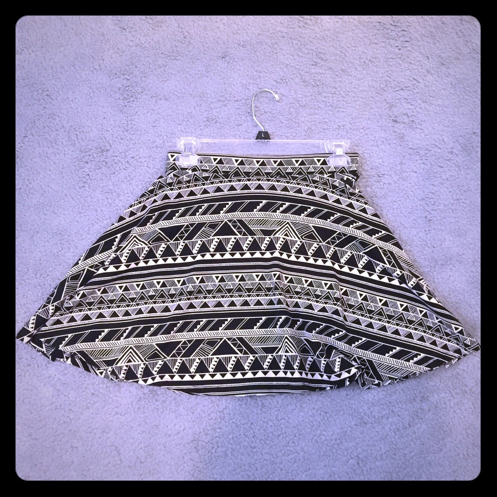 Victoria's Secret PINK Aztec mini skirt