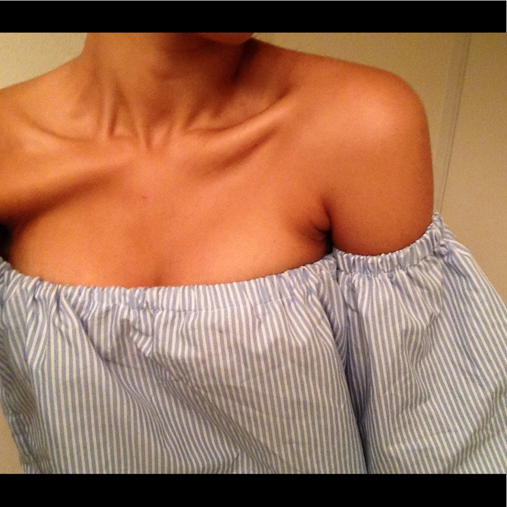 🐳 OFF THE SHOULDER CROPPED TOP 🐳