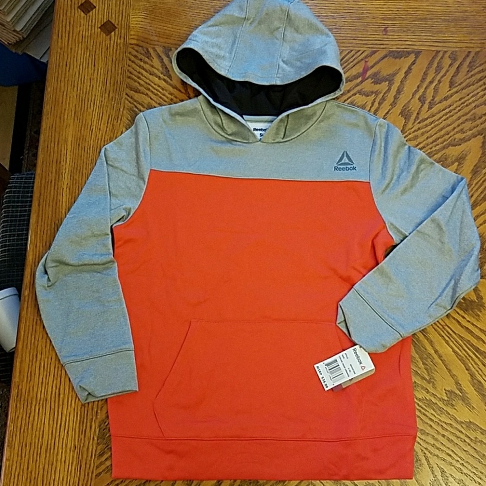 REEBOK One pocket hoodie