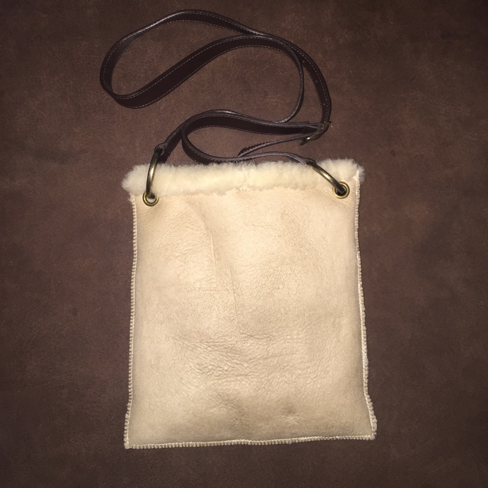 Ugg Australia cross body leather/ sheepskin bag - Picture 2 of 4