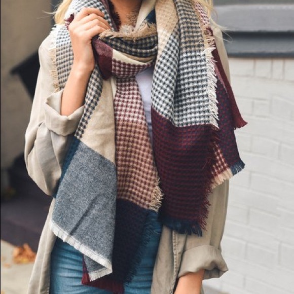 🎉SALE 🎉 Burgundy/Navy Blanket Scarf - Picture 2 of 3