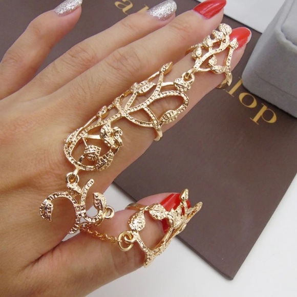 Hollow Carved Flowers Double Finger Ring - Picture 2 of 5