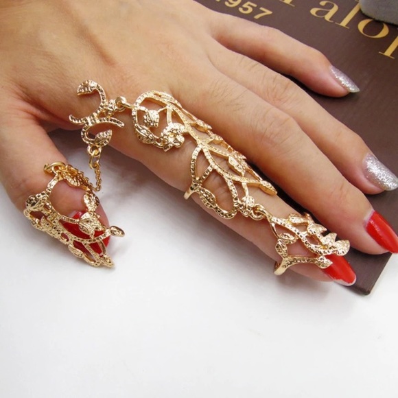 Hollow Carved Flowers Double Finger Ring - Picture 3 of 5