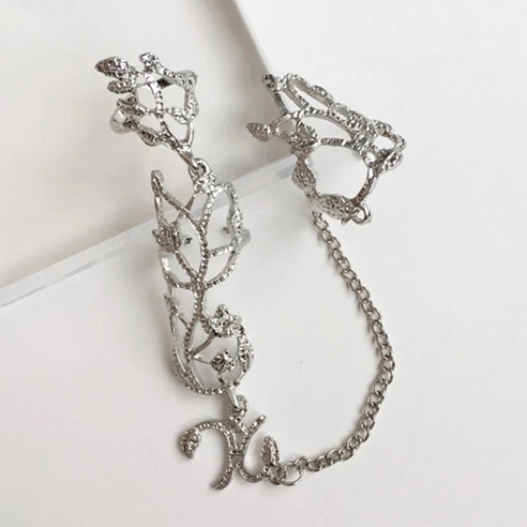 Hollow Carved Flowers Double Finger Ring - Picture 4 of 5