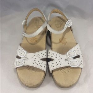 Sas white womens buckle leather sandals.