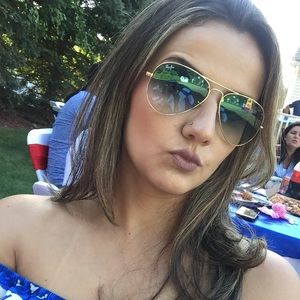 Meet your Posher, Lorena