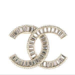 Chanel brooch Chanel brooch