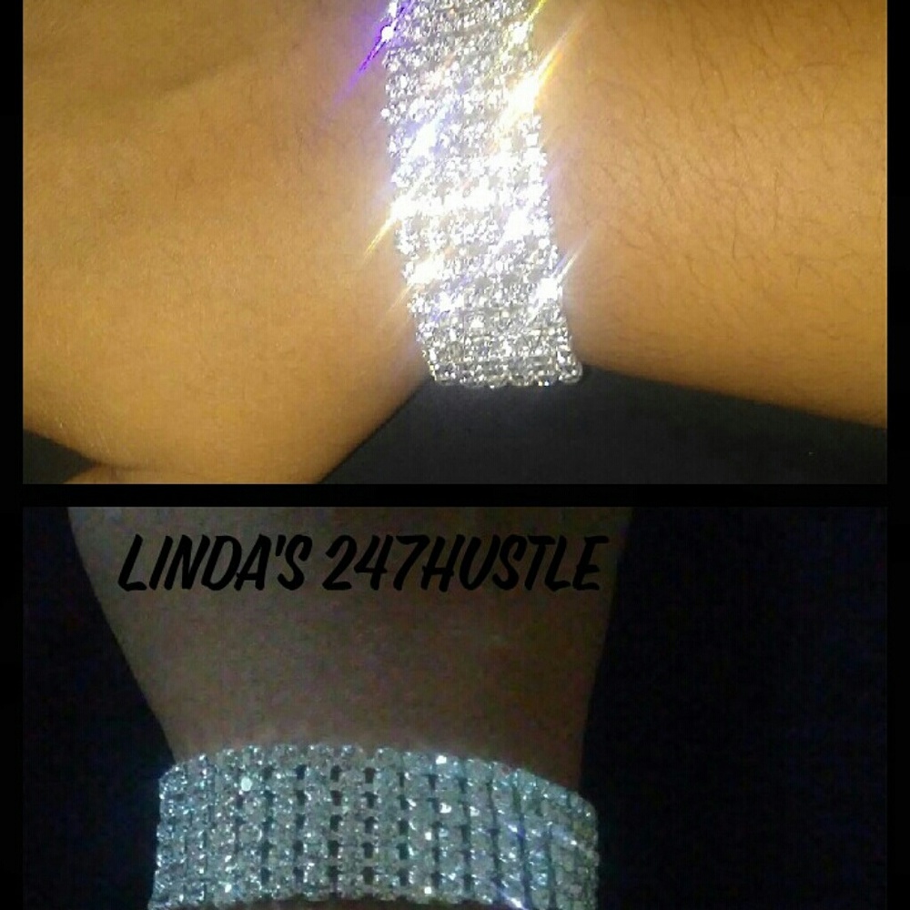 Diamond wrist bracelet