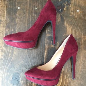 Jessica Simpson Stilettos!