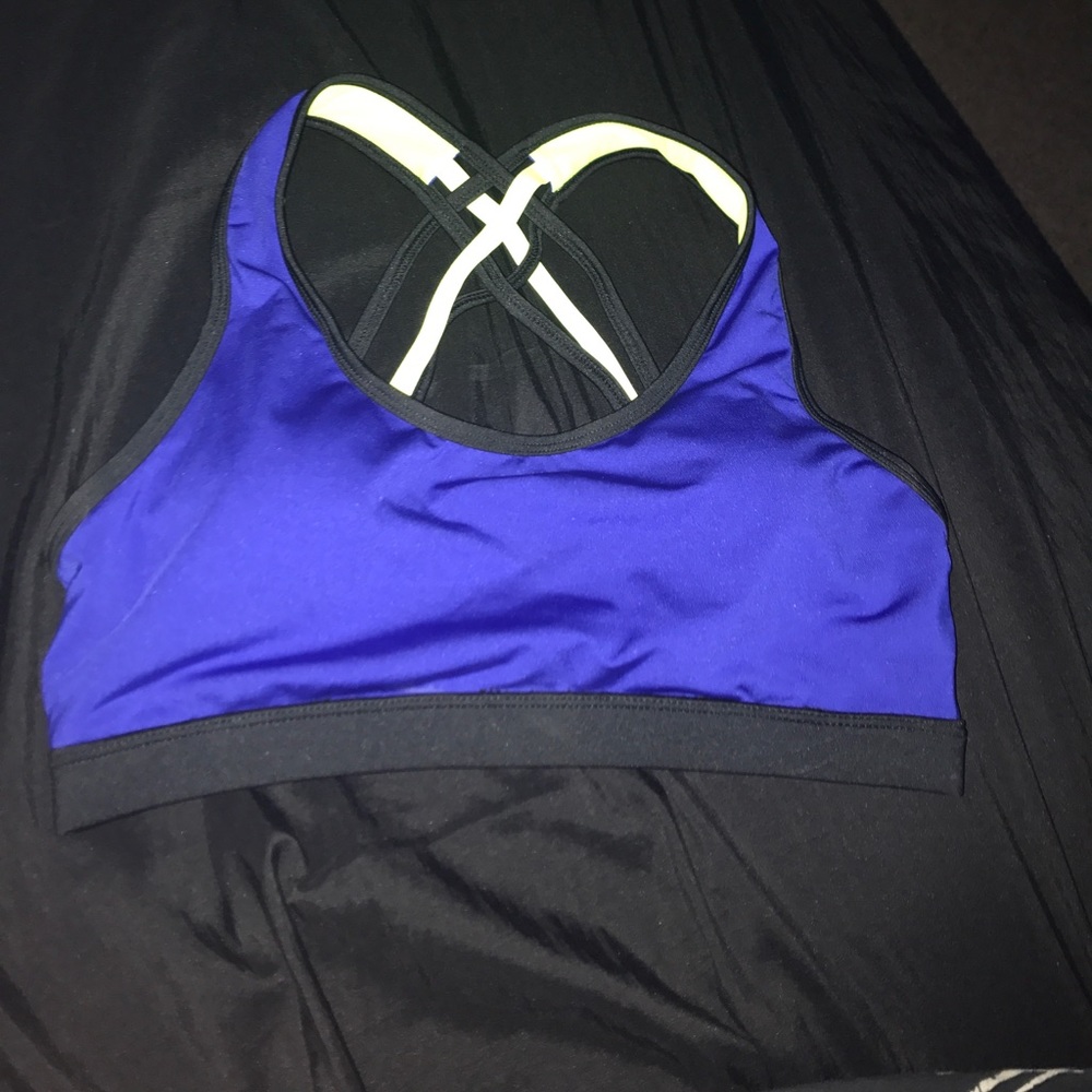 sports bra with cute strappy back never been worn