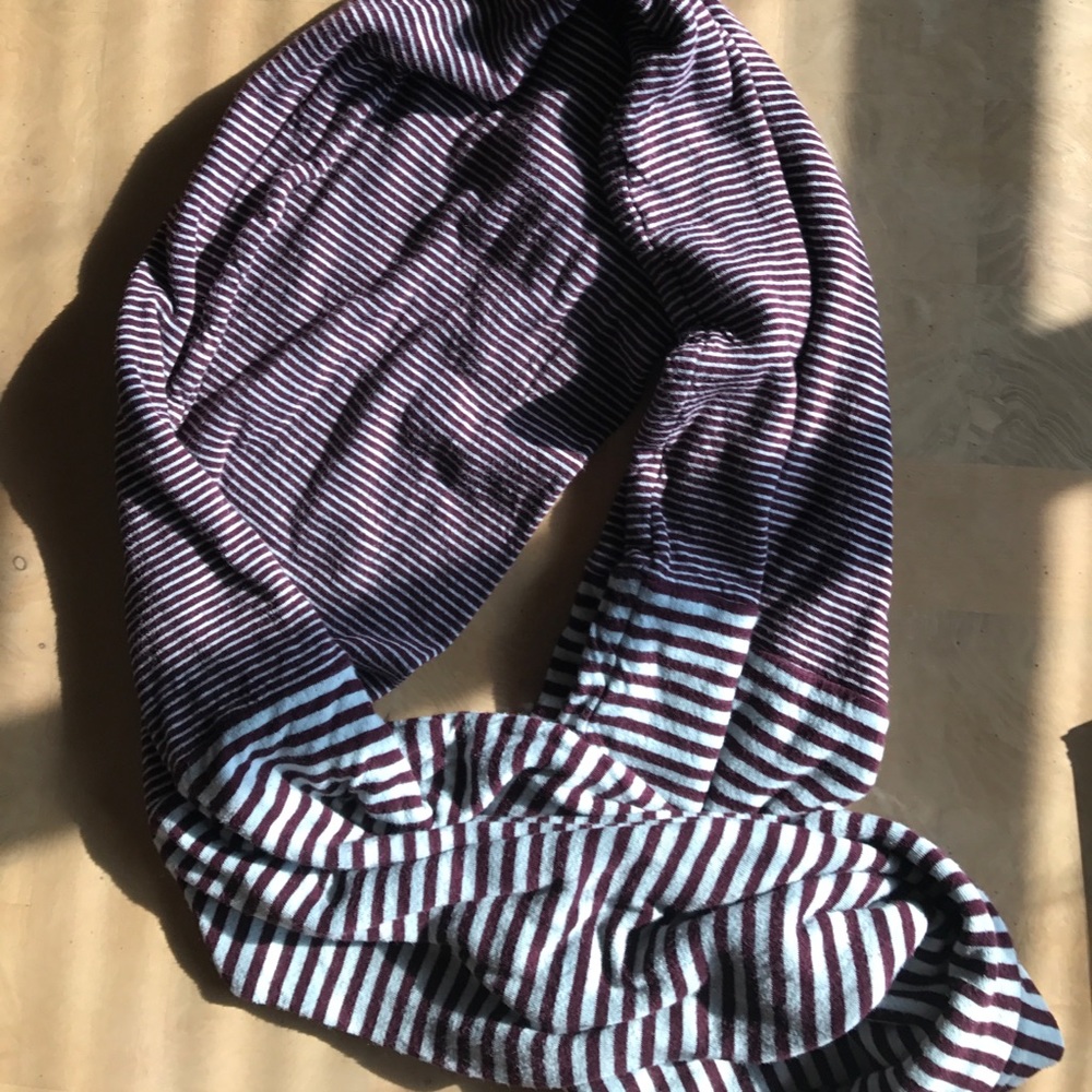 VS INFINITY SCARF