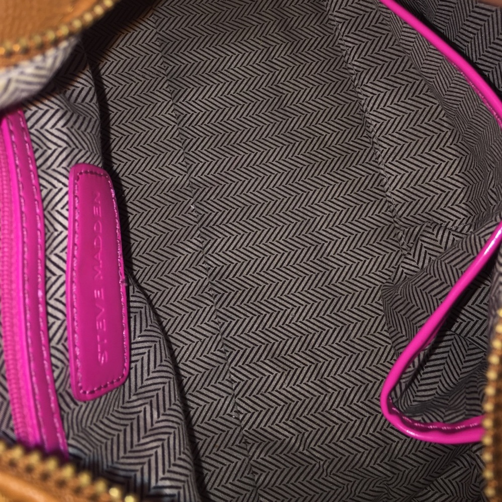 Steve Madden hot pink patent leather handbag - Picture 3 of 3