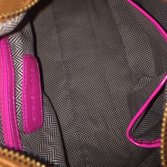 Steve Madden hot pink patent leather handbag - Picture 3 of 3