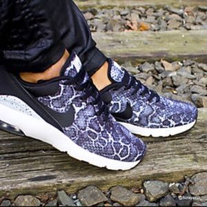 Women's Nike Snake Pattern Air Max Siren's