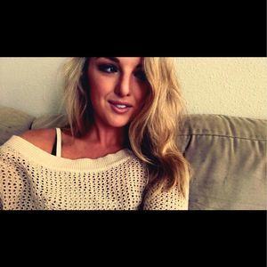 Meet your Posher, Shannon elizabeth