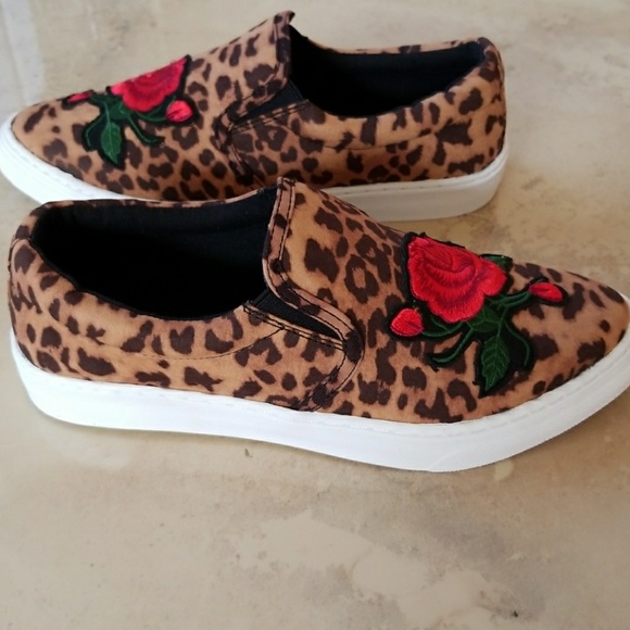 Leopard Rose Slip on Shoes NWT - Picture 3 of 4