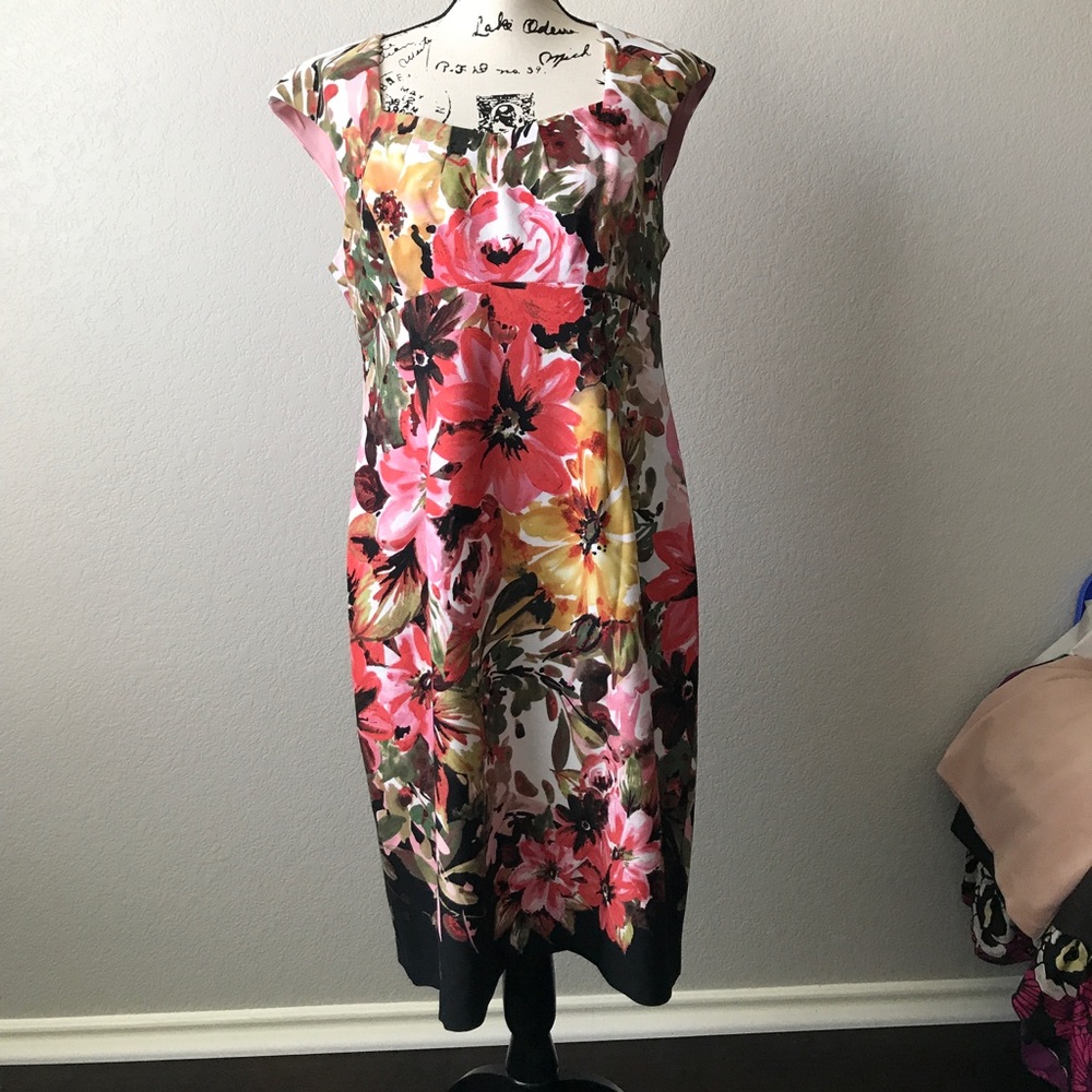 Sweetheart neckline floral dress