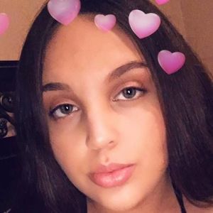 Meet your Posher, Destanie