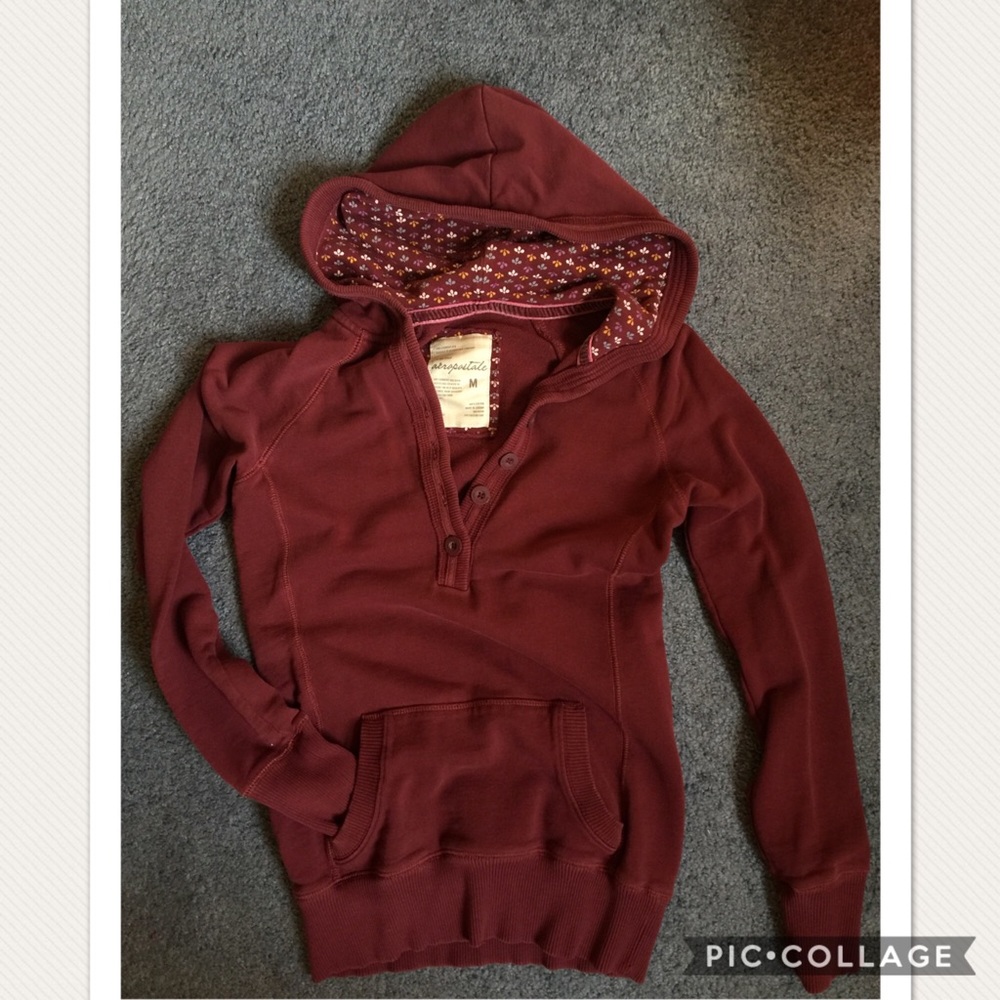 Aeropostale, medium women's fitted hoodie, maroon