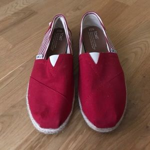 TOMS 7.5 Classic Canvas Slip On